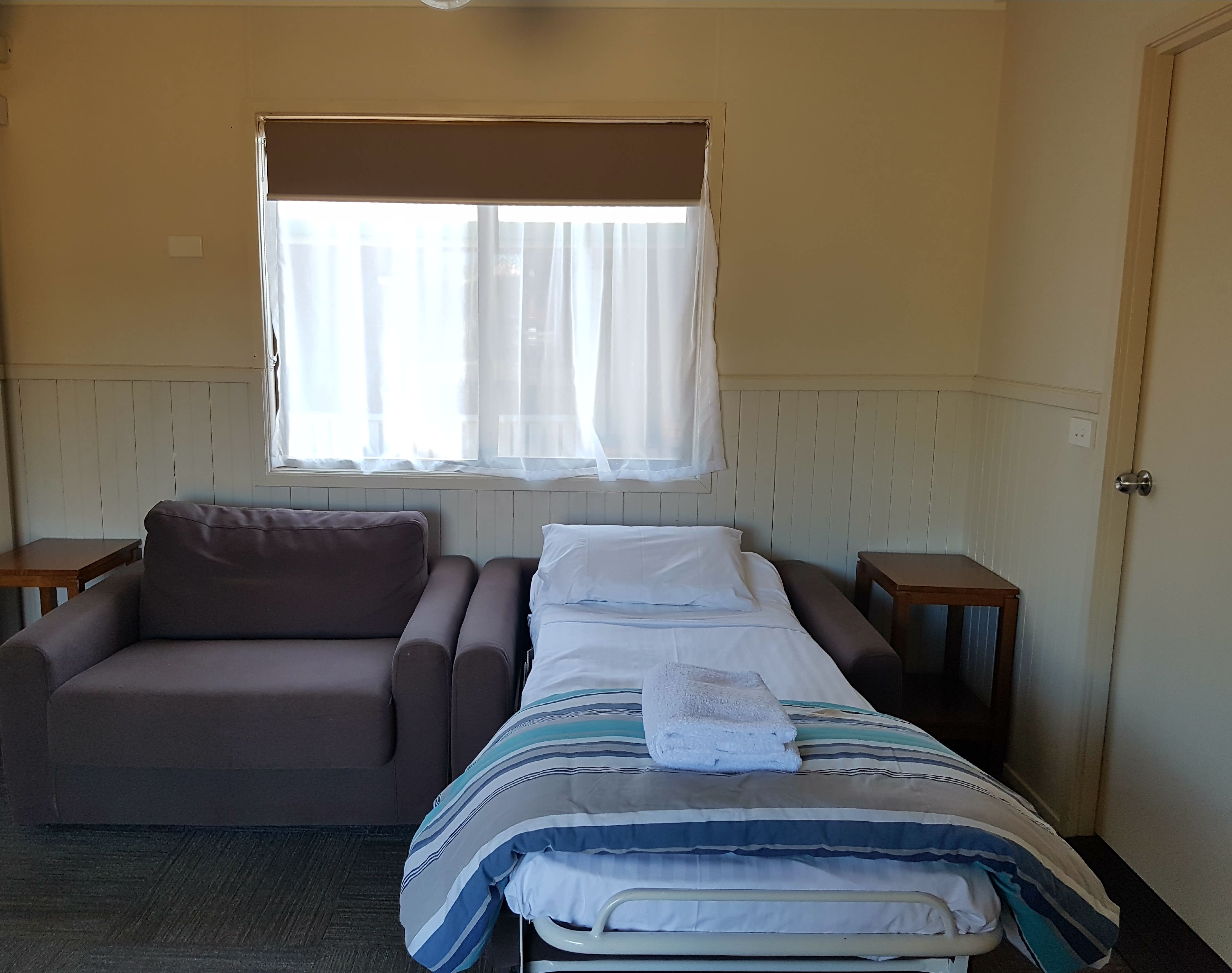 Cabin 1 sofa bed made up - Carotel MotelCarotel Motel